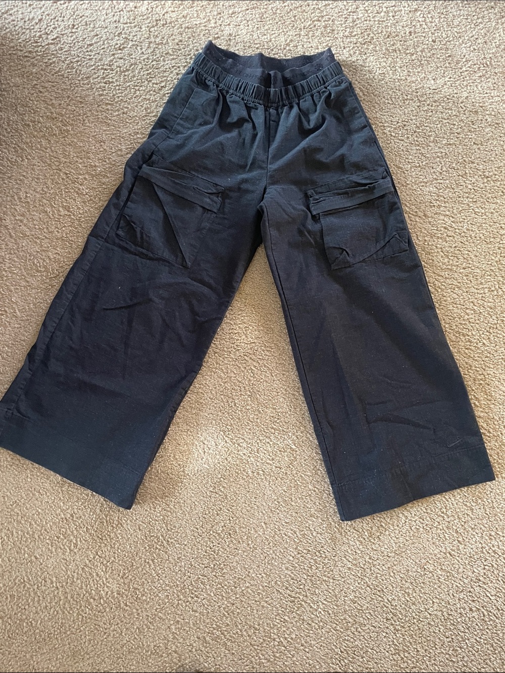 Nike Black Wide-Leg Cargo Pants